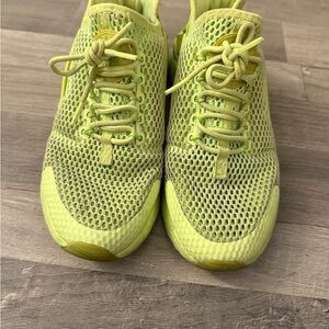 Nike Hurrache Women’s Sz 7.5